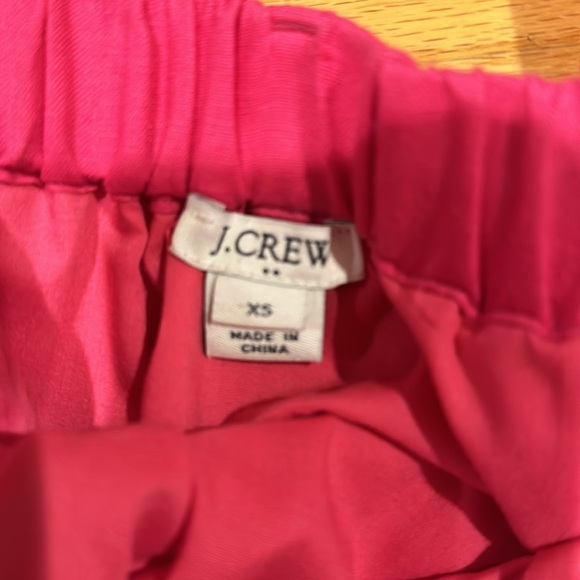 J crew knee length skirt, magenta with pockets - Picture 2 of 3